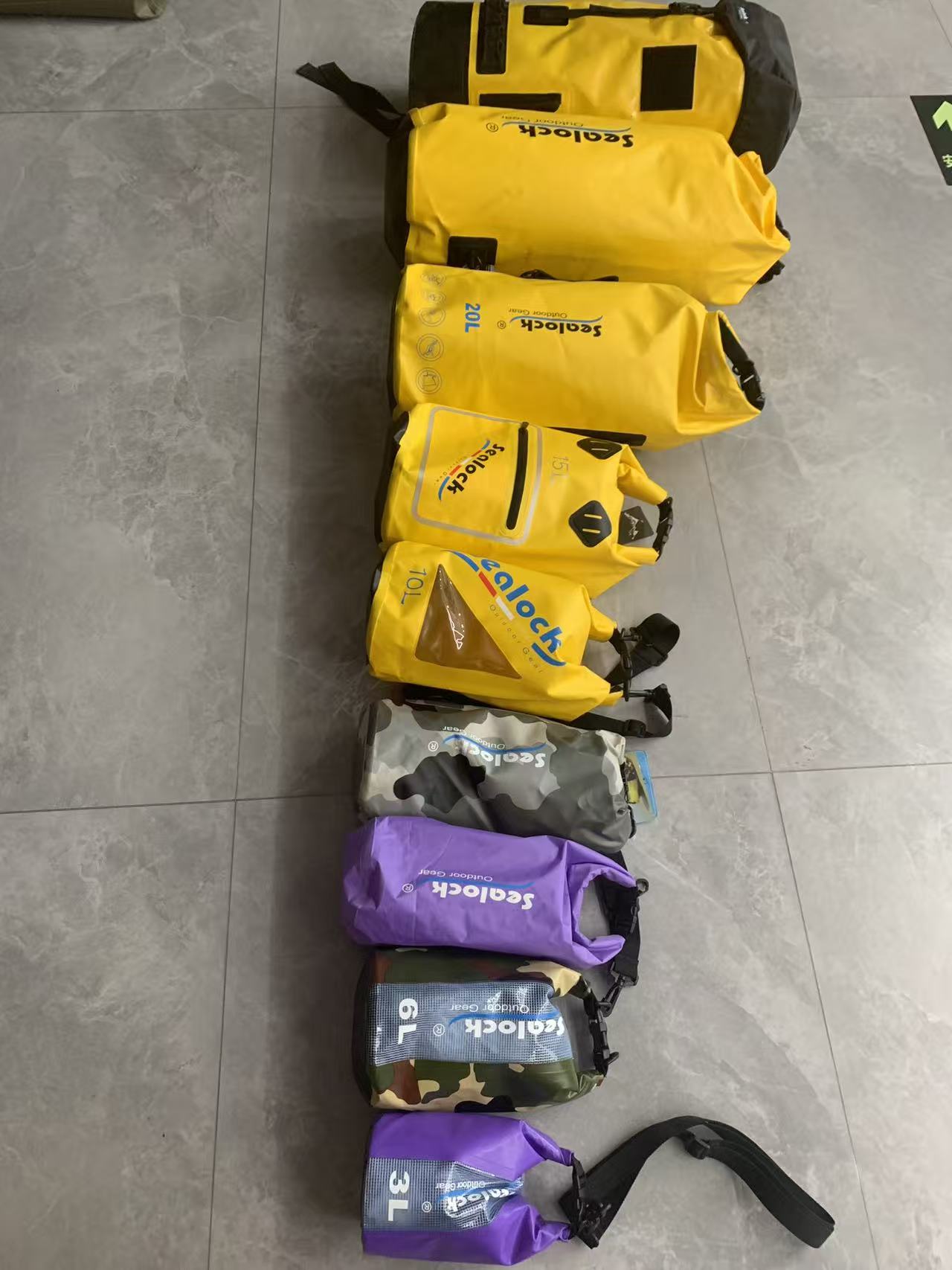 Produsen Kantong Kering: Panduan Produksi Tas Tahan Air OEM & Kustom