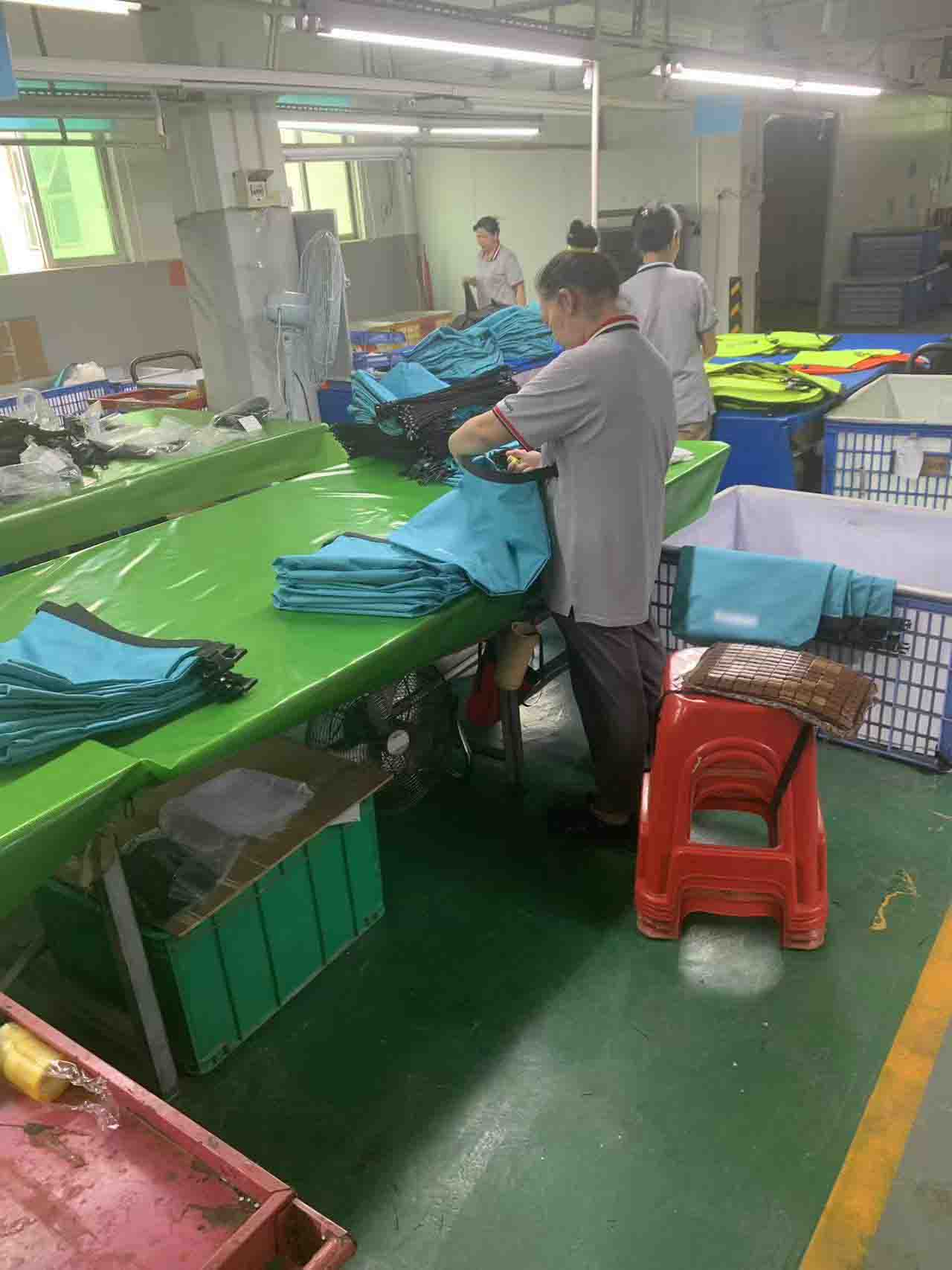 Standar Pengendalian Mutu untuk Produksi Kantong Kering Tahan Air